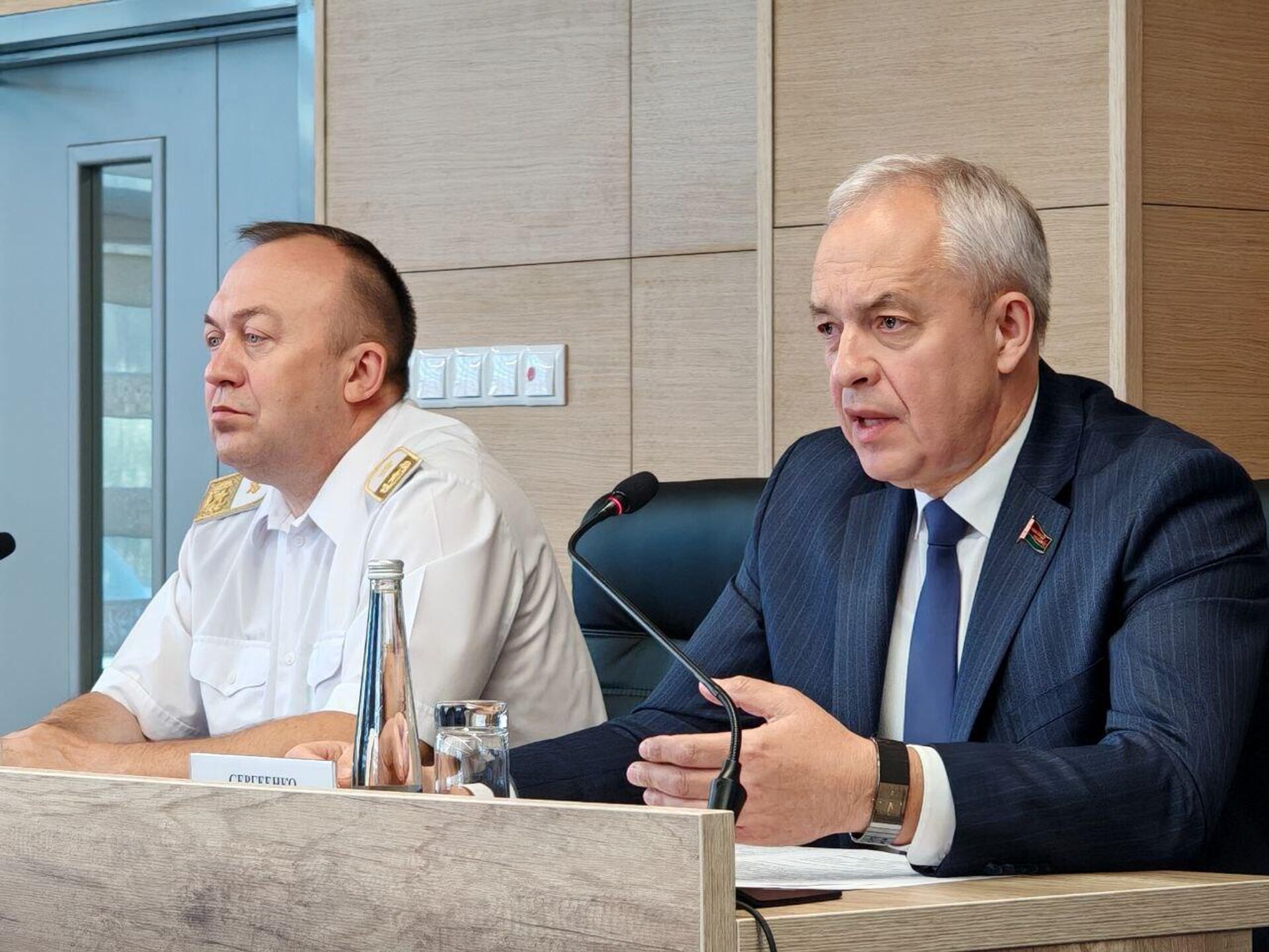 Председатель Палаты представителей Национально собрания Беларуси Игорь Сергеенко посетил Центр управления перевозками БЖД Председатель Палаты представителей Национально собрания Беларуси Игорь Сергеенко посетил Центр управления перевозками БЖД - Sputnik Беларусь, 1920, 01.08.2025