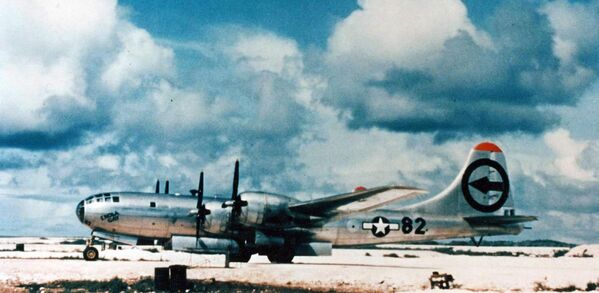 Boeing B-29 кампаніі Enola Gay стаў першым самалётам, які скінуў атамную бомбу. Boeing B-29 кампаніі Enola Gay стаў першым самалётам, які скінуў атамную бомбу. - Sputnik Беларусь