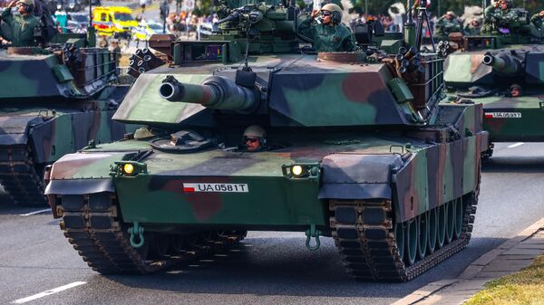 Танки M1A1 Abrams на военном параде в День Войска Польского в Варшаве, архивное фото - Sputnik Беларусь