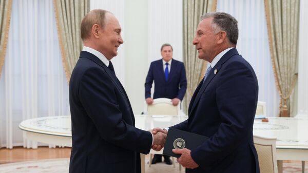 Прэзідэнт Расіі Уладзімір Пуцін сустрэўся са спецпасланнікам прэзідэнта ЗША па Блізкім Усходзе Сцівенам Уіткафам - Sputnik Беларусь