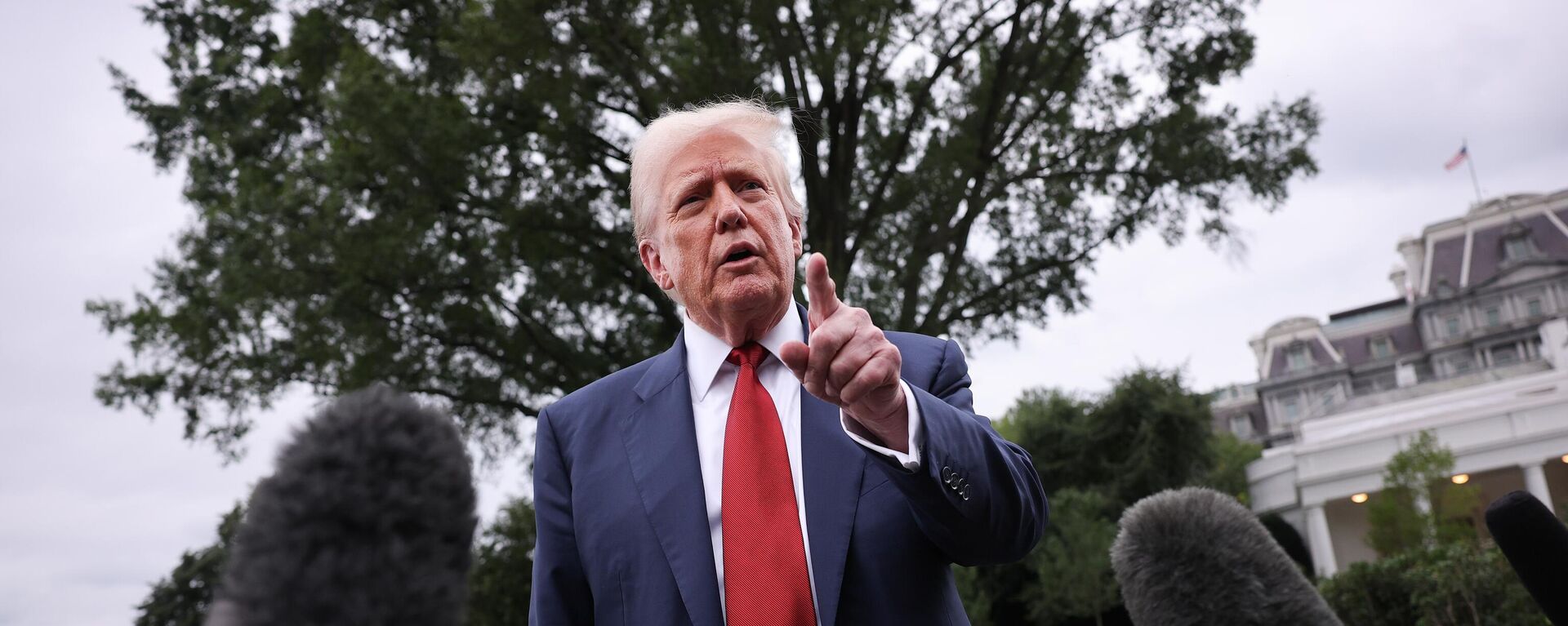 Президент США Дональд Трамп - Sputnik Беларусь, 1920, 06.08.2025