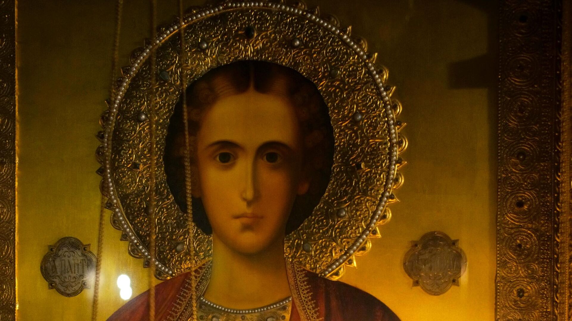 Икона Пантелеймона целителя в церкви - Sputnik Беларусь, 1920, 09.08.2025