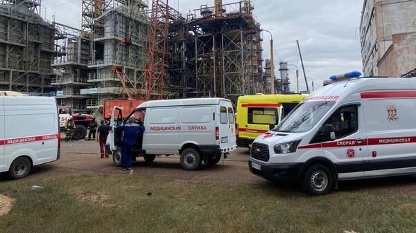 Машины скорой помощи на территории Башкирской содовой компании - Sputnik Беларусь