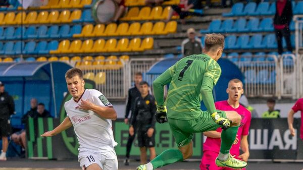 Игровой момент матча Арсенал (Дзержинск) Макслайн (Витебск) - Sputnik Беларусь
