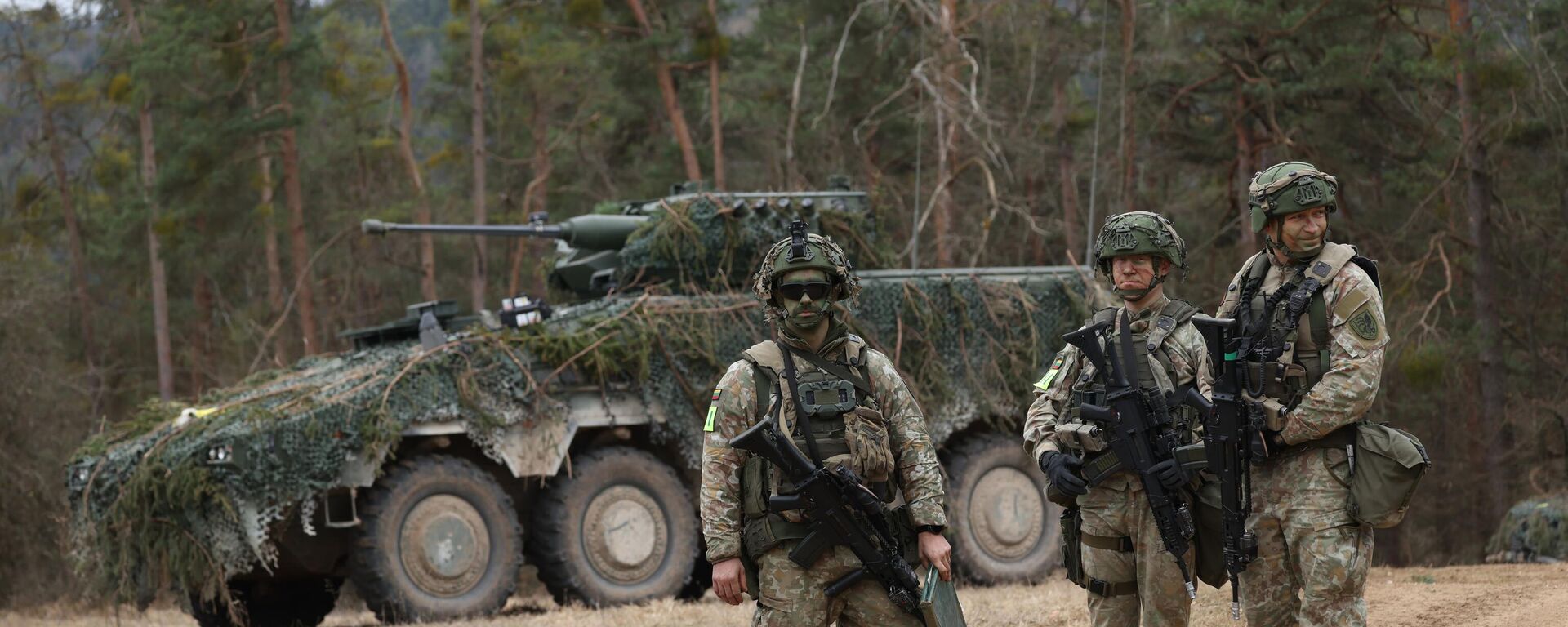 Салдаты Сухапутных войск Літвы з баявой машынай пяхоты VILKAS - Sputnik Беларусь, 1920, 11.08.2025