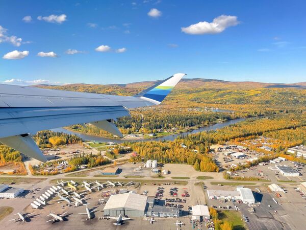 Як звяртае ўвагу партал Anchorage Daily News, на Алясцы не так шмат узлётна-пасадачных палос, здольных прыняць як самалёт Air Force One, так і самалёт расійскага прэзідэнта.На фота: міжнародны аэрапорт Фэрбанкса. Як звяртае ўвагу партал Anchorage Daily News, на Алясцы не так шмат узлётна-пасадачных палос, здольных прыняць як самалёт Air Force One, так і самалёт расійскага прэзідэнта.На фота: міжнародны аэрапорт Фэрбанкса. - Sputnik Беларусь
