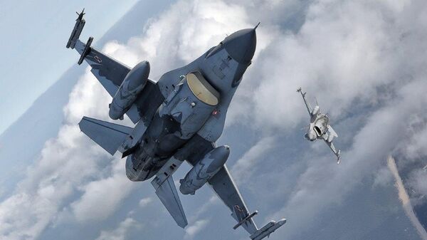 Самолеты F-16 ВВС Польши - Sputnik Беларусь
