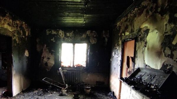 В Ивацевичском районе мужчина пытался сжечь жену и детей - Sputnik Беларусь