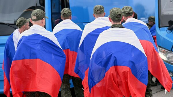 Вяртанне расійскіх вайскоўцаў з украінскага палону, архіўнае фота - Sputnik Беларусь