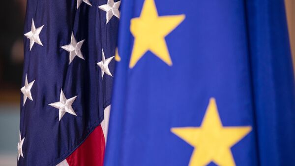 Флаги США и Европейского союза - Sputnik Беларусь