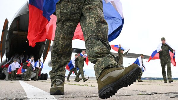 Возвращение российских военных из украинского плена - Sputnik Беларусь