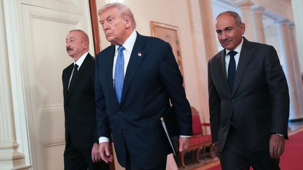 Ільхам Аліеў, Дональд Трамп і Нікол Пашынян у Белым доме - Sputnik Беларусь
