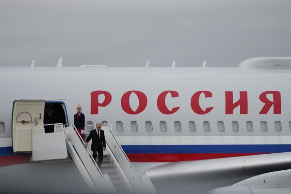 Президент России Владимир Путин прибыл на объединенную базу Элмендорф-Ричардсон на Аляске (AP Photo/Julia Demaree Nikhinson) Президент России Владимир Путин прибыл на объединенную базу Элмендорф-Ричардсон на Аляске (AP Photo/Julia Demaree Nikhinson) - Sputnik Беларусь