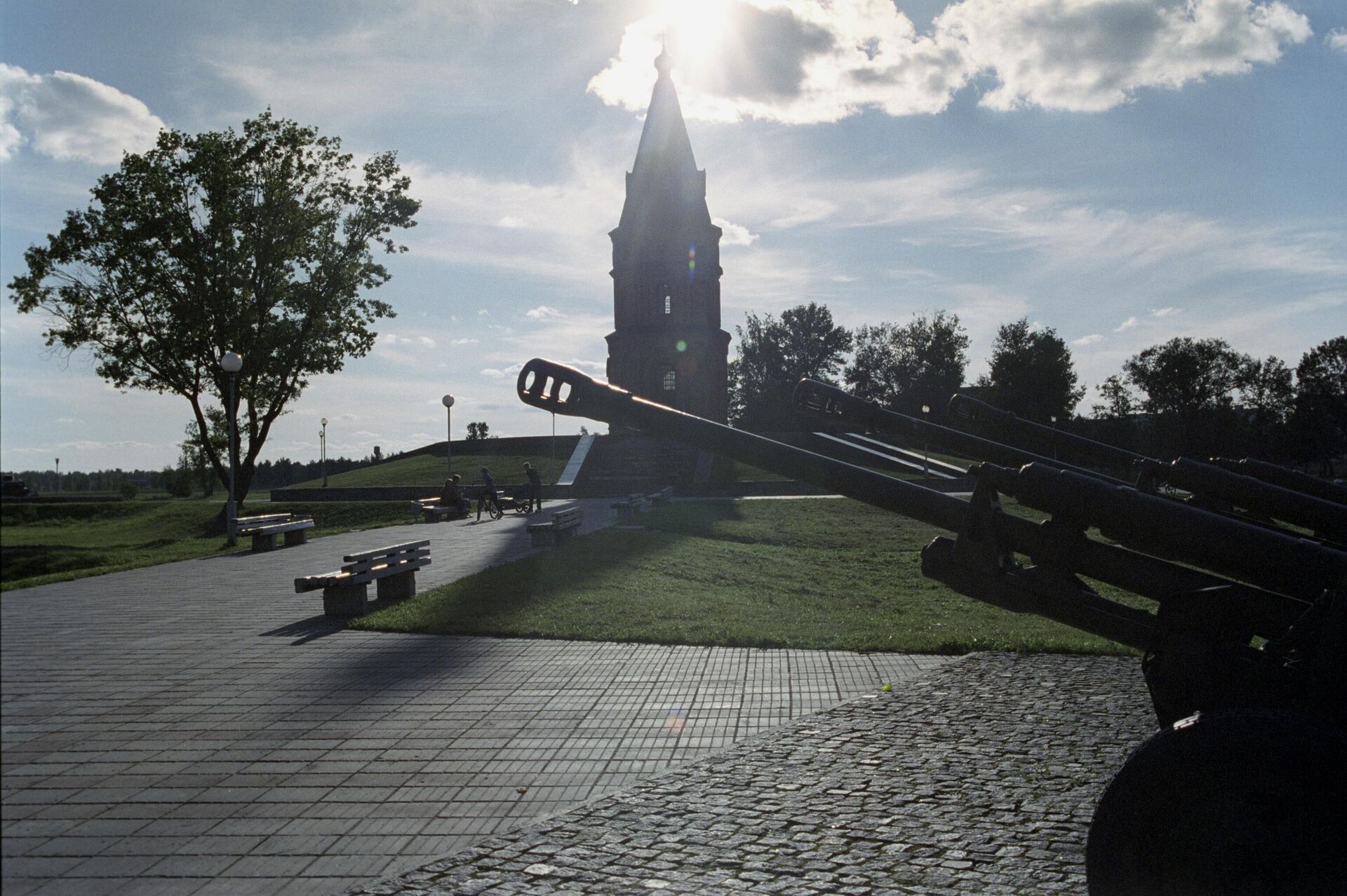 Мемориал защитникам Могилева на Буйничском поле. - Sputnik Беларусь, 1920, 19.08.2025