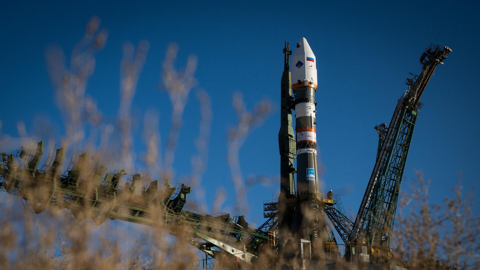 Устаноўка ракеты-носьбіта Союз-2.1б з касмічным апаратам Бион-М на стартавую пляцоўку касмадрома Байканур Устаноўка ракеты-носьбіта Союз-2.1б з касмічным апаратам Бион-М на стартавую пляцоўку касмадрома Байканур - Sputnik Беларусь, 1920, 20.08.2025