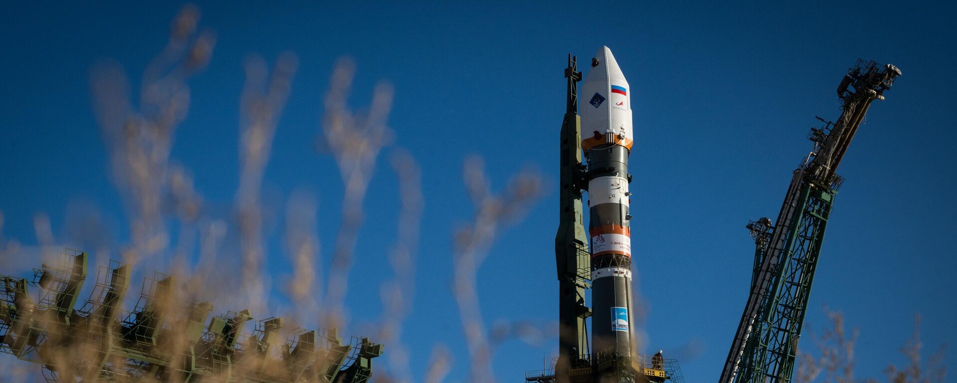 Устаноўка ракеты-носьбіта Союз-2.1б з касмічным апаратам Бион-М на стартавую пляцоўку касмадрома Байканур - Sputnik Беларусь, 1920, 20.08.2025