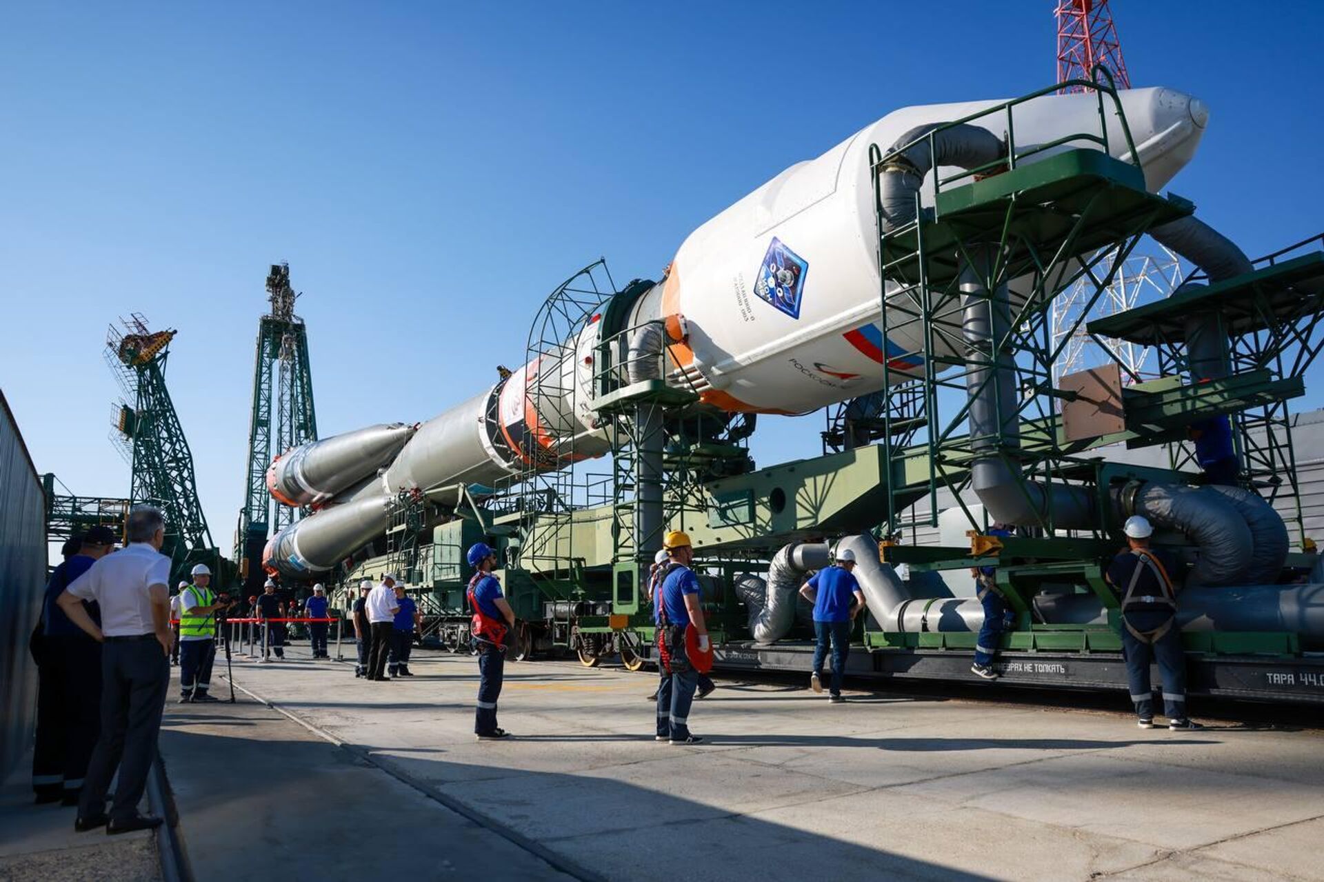 Вывоз ракеты-носителя Союз-2.1б с космическим аппаратом Бион-М на стартовую площадку космодрома Байконур Вывоз ракеты-носителя Союз-2.1б с космическим аппаратом Бион-М на стартовую площадку космодрома Байконур - Sputnik Беларусь, 1920, 20.08.2025