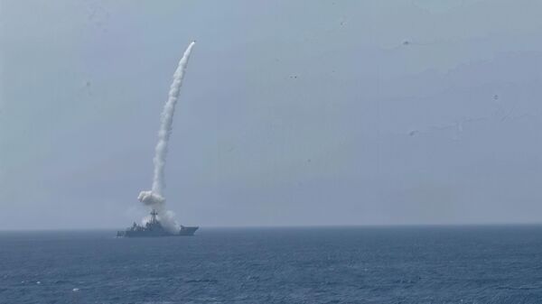 Пуски крылатых ракет Калибр и Уран в Японском море попали на видео - Sputnik Беларусь