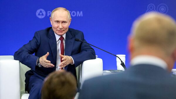 Рабочая поездка президента Владимира Путина в Приволжский федеральный округ - Sputnik Беларусь