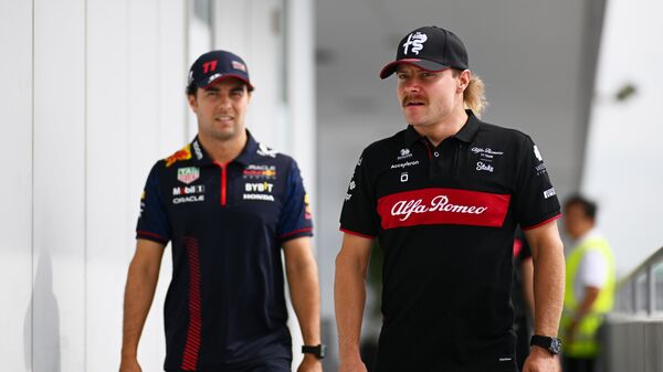 Серхио Перес и Валттери Боттас, архивное фото - Sputnik Беларусь