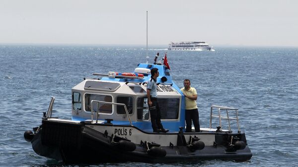 Полицейский катер в проливе Босфор, архивное фото - Sputnik Беларусь