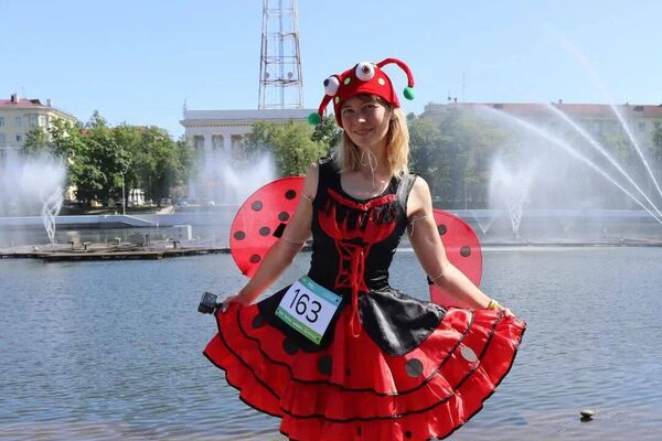 На марафонах Ольга любит представать в ярких и необычных образах. - Sputnik Беларусь