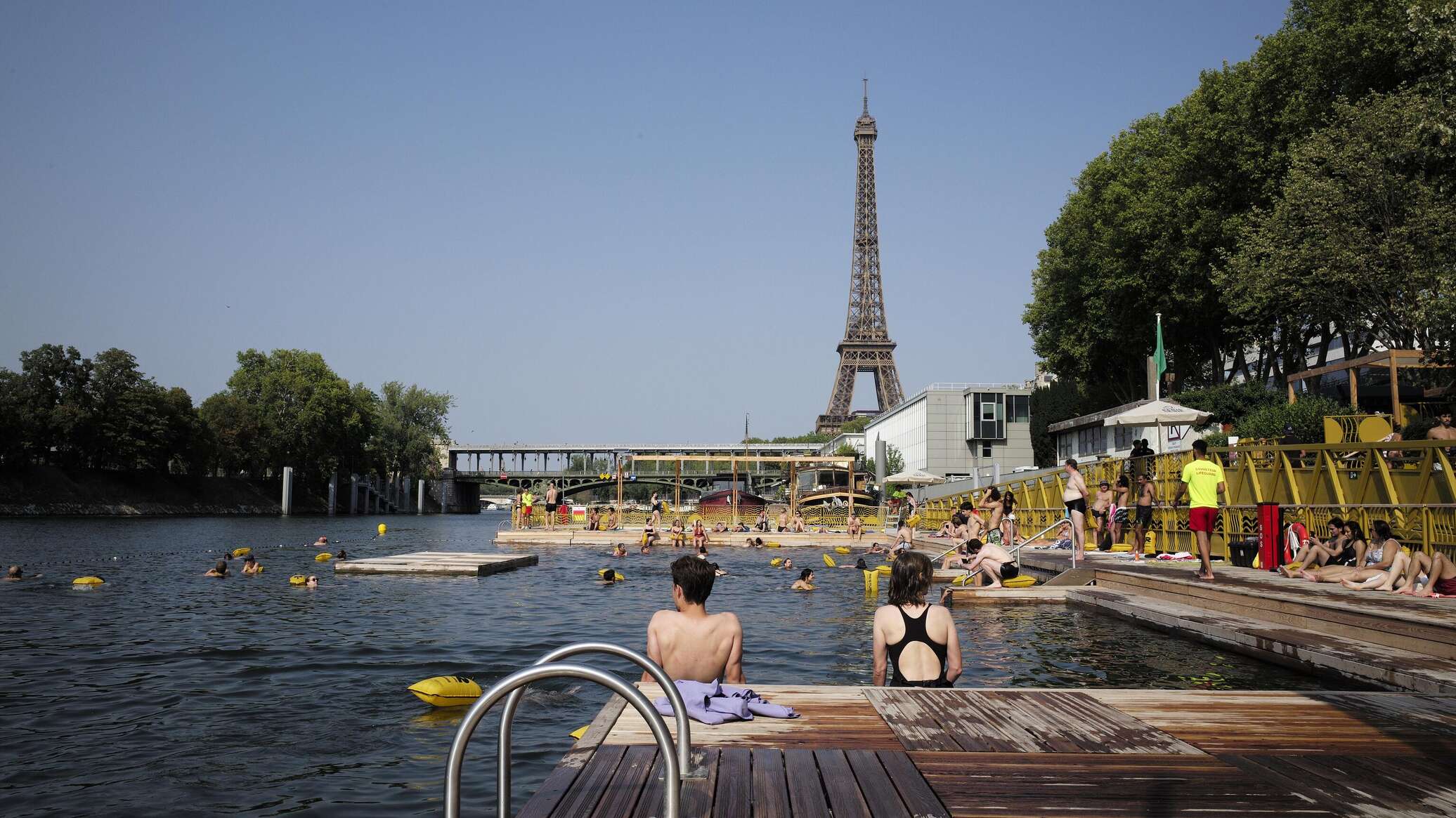 Мэрия Парижа продлит купальный сезон на реке Сене Мэрия Парижа продлит купальный сезон на реке Сене