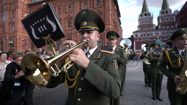 Военный оркестр из Беларуси выступил на Манежной площади в Москве  - Sputnik Беларусь