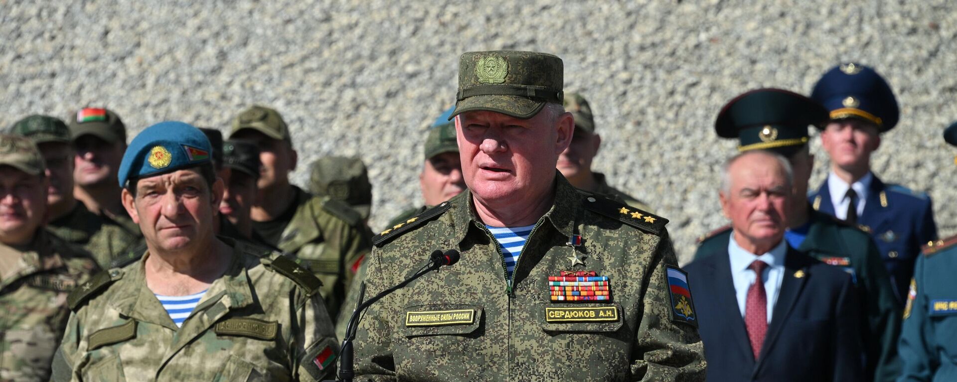 Начальнік Аб'яднанага штаба АДКБ Герой РФ генерал-палкоўнік Андрэй Сердзюкоў - Sputnik Беларусь, 1920, 31.08.2025