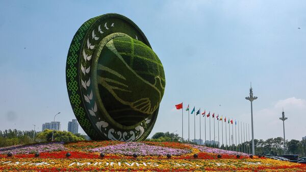 Символика саммита ШОС в Тяньцзине - Sputnik Беларусь