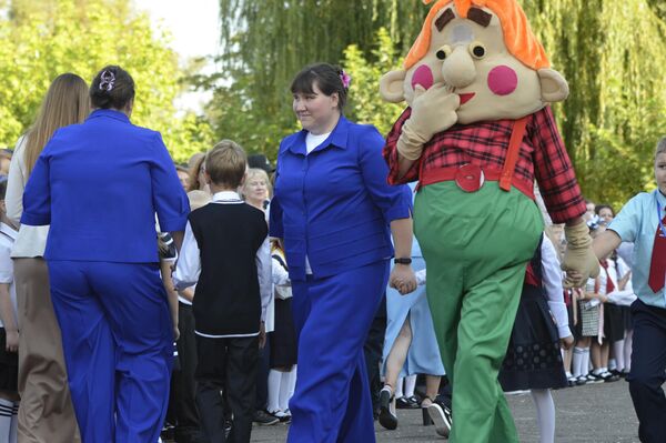 Линейка средней школы № 59 г. Гомеля - Sputnik Беларусь