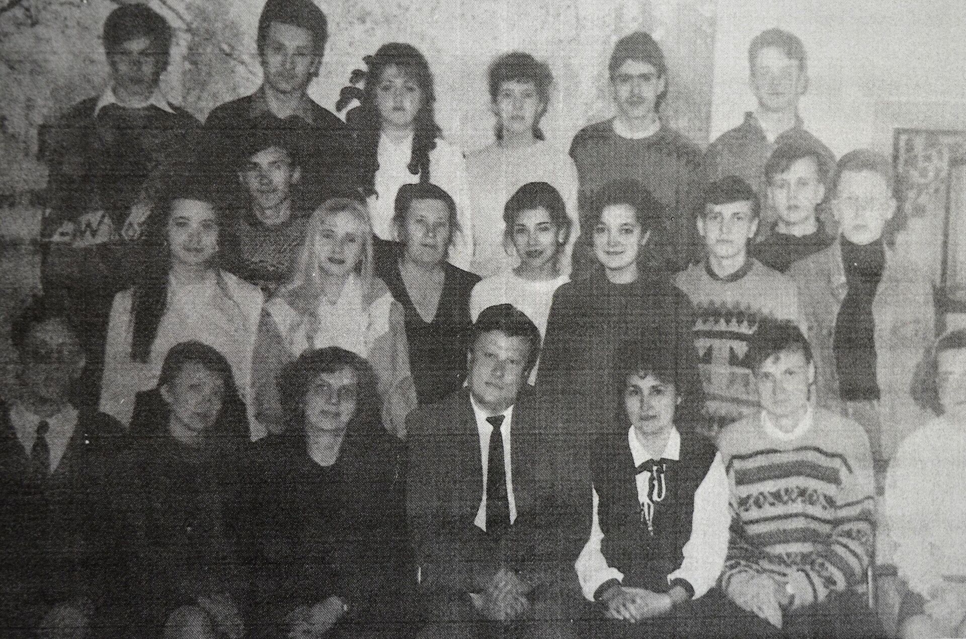 Первый состав педагогического коллектива гомельской средней школы № 59 с момента открытия в 1991 году - Sputnik Беларусь, 1920, 01.09.2025