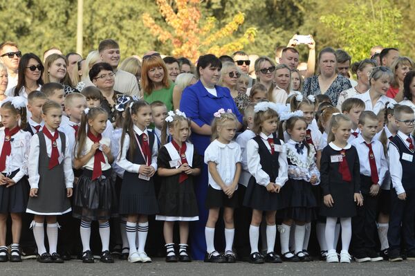 Линейка в средней школе № 59 г. Гомеля - Sputnik Беларусь