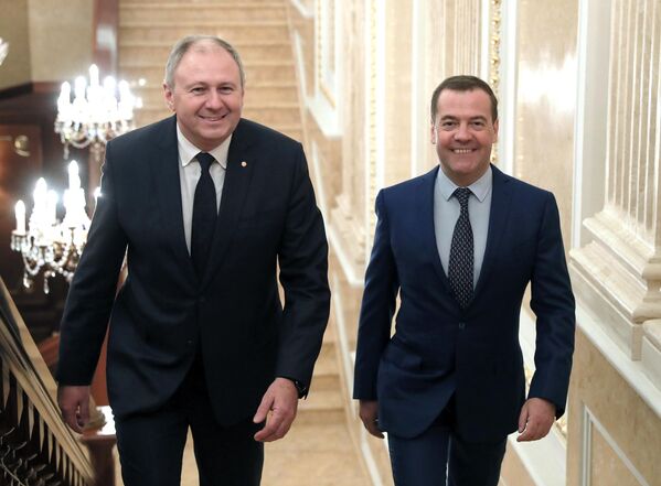 11 марта 2019 года Дмитрий Медведев встретился с Сергеем Румасом уже в качестве заместителя председателя Совета безопасности РФ. Обсудили широкий круг тем – от коронавируса до ситуации на нефтяных рынках. &quot;Я так понимаю, что Республика Беларусь все равно останется в сфере ваших интересов&quot;, – уточнил белорусский премьер.&quot;Вне всякого сомнения, мы ведь друзья, мы братья, соседи&quot;, – с улыбкой подтвердил Медведев. - Sputnik Беларусь