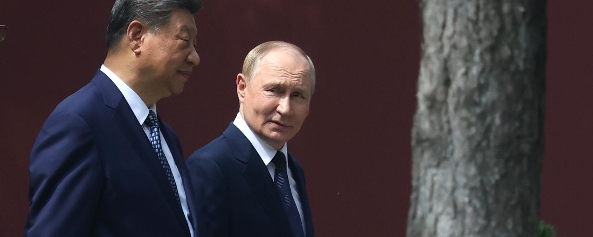 Сі Цзіньпін і Уладзімір Пуцін - Sputnik Беларусь, 1920, 02.09.2025