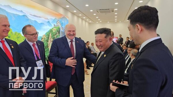 Президент Беларуси Александр Лукашенко и председатель КНДР Ким Чен Ын - Sputnik Беларусь