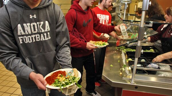 Футбольная команда в столовой - Sputnik Беларусь