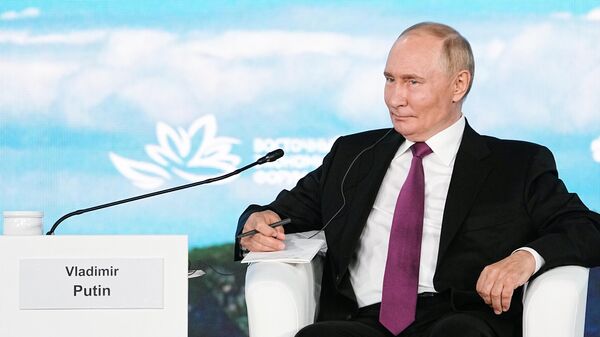 Выступленне Уладзіміра Пуціна на пленарнай сесіі УЭФ-2025 – трансляцыя - Sputnik Беларусь