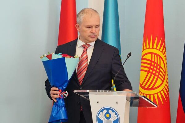 Церемония принесения присяги судьями Экономического суда СНГ Церемония принесения присяги судьями Экономического суда СНГ - Sputnik Беларусь