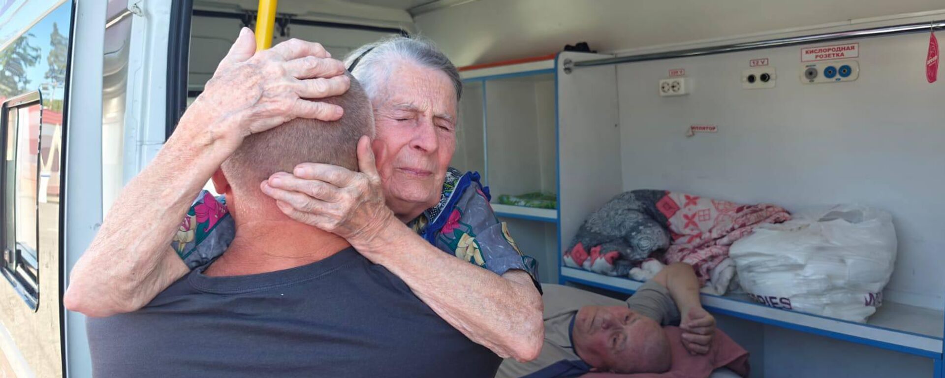 Уз'яднанне сямей, якія прыбылі з Украіны праз Беларусь, архіўнае фота - Sputnik Беларусь, 1920, 07.01.2026