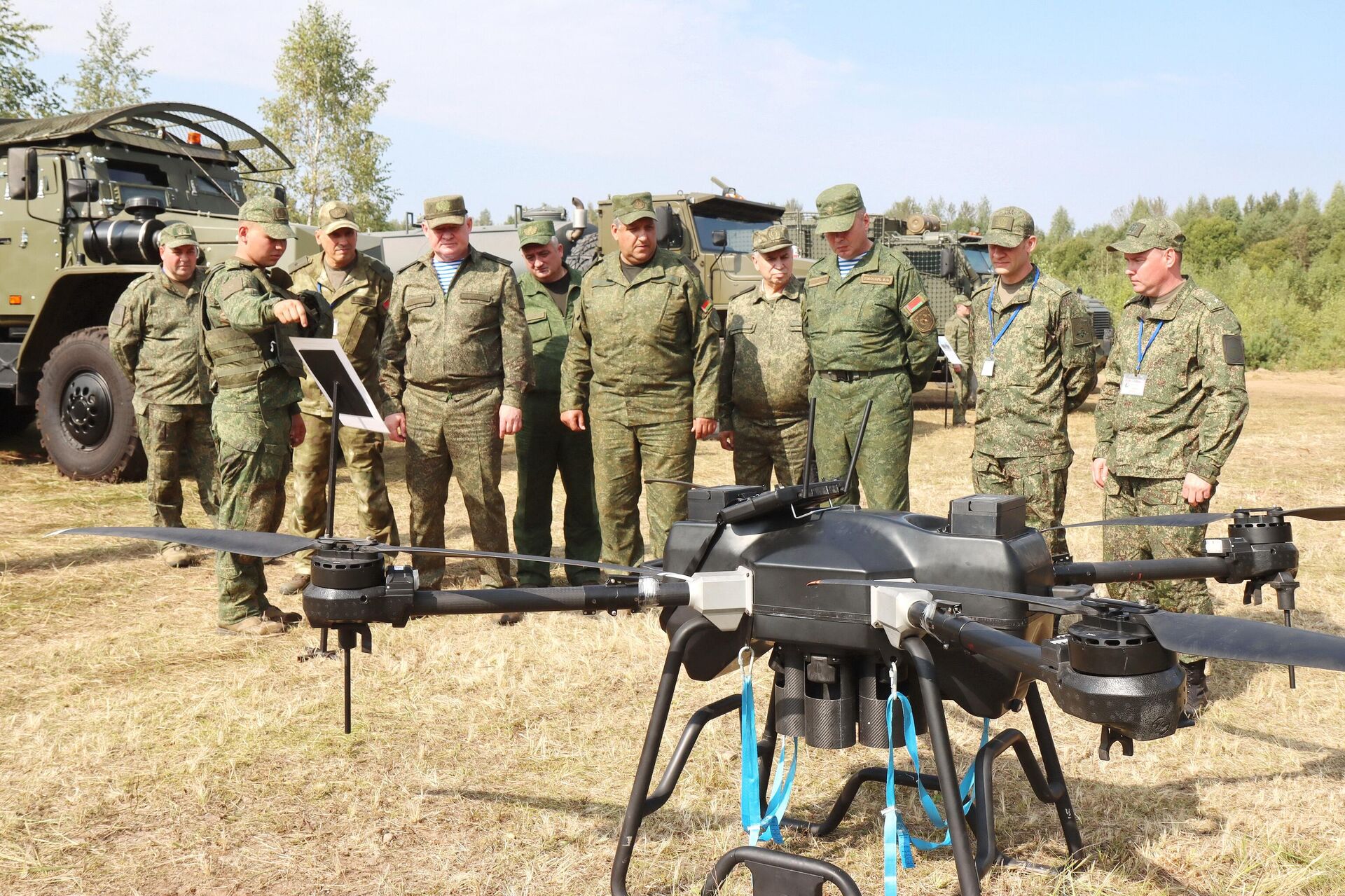 Начальник Объединенного штаба ОДКБ ознакомился с действиями подразделений в ходе учения Эшелон-2025 Начальник Объединенного штаба ОДКБ ознакомился с действиями подразделений в ходе учения Эшелон-2025 - Sputnik Беларусь, 1920, 04.09.2025