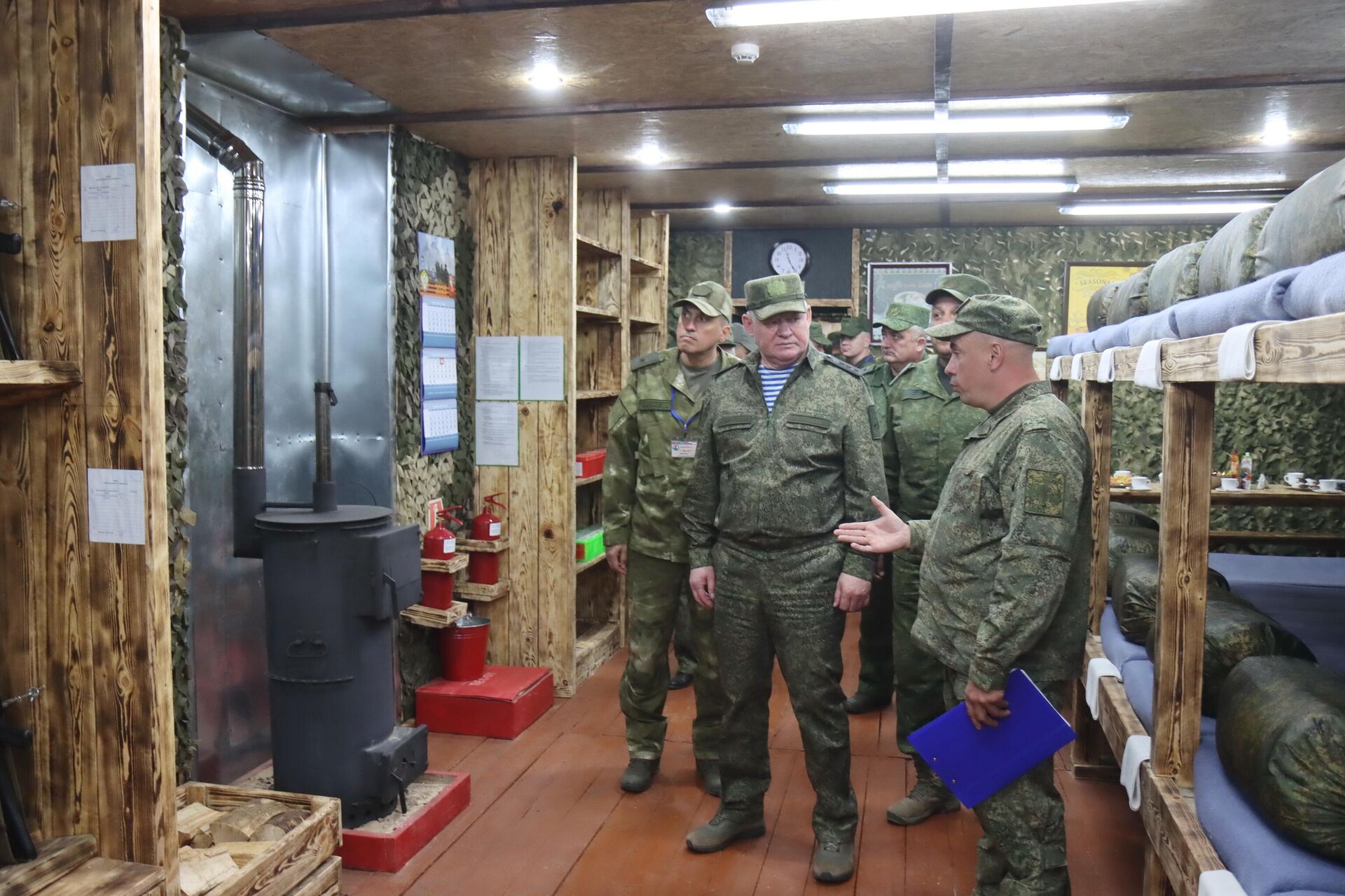 Начальник Объединенного штаба ОДКБ ознакомился с действиями подразделений в ходе учения Эшелон-2025 Начальник Объединенного штаба ОДКБ ознакомился с действиями подразделений в ходе учения Эшелон-2025 - Sputnik Беларусь, 1920, 04.09.2025