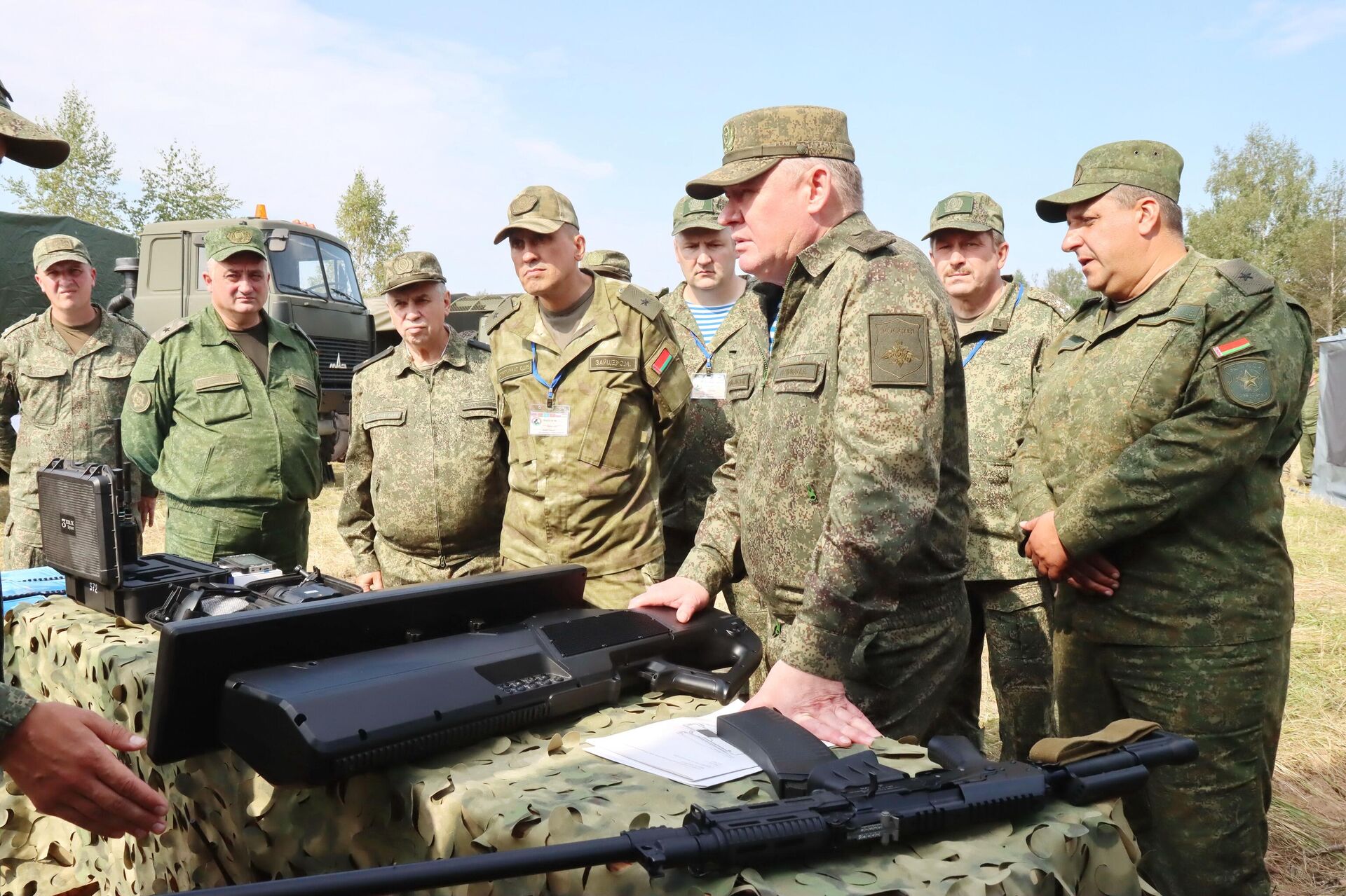 Начальник Объединенного штаба ОДКБ ознакомился с действиями подразделений в ходе учения Эшелон-2025 Начальник Объединенного штаба ОДКБ ознакомился с действиями подразделений в ходе учения Эшелон-2025 - Sputnik Беларусь, 1920, 04.09.2025