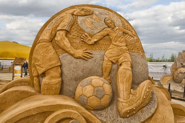 Больше всего работ, признается  скульптор, он делал в России из песка и льда - Sputnik Беларусь