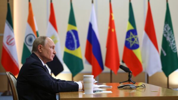 Президент Владимир Путин принял участие во внеочередной встрече БРИКС - Sputnik Беларусь