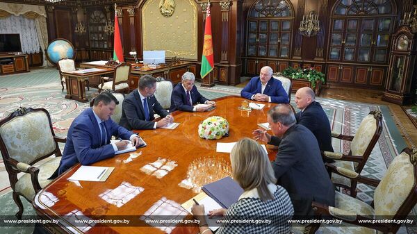 Прэзідэнт Беларусі Аляксандр Лукашэнка правёў сустрэчу ў Мінску з прадстаўніком Прэзідэнта ЗША Джонам Коўлам - Sputnik Беларусь