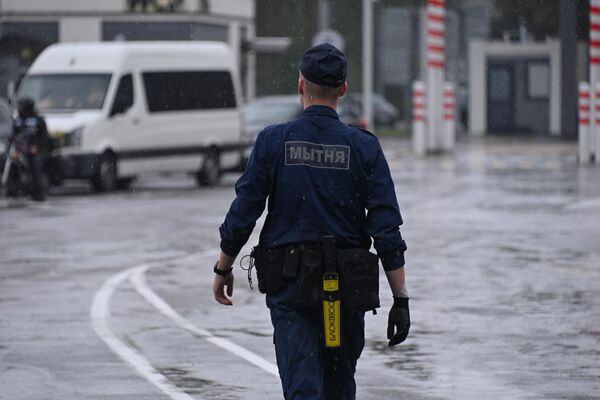 Белорусский таможенник - Sputnik Беларусь