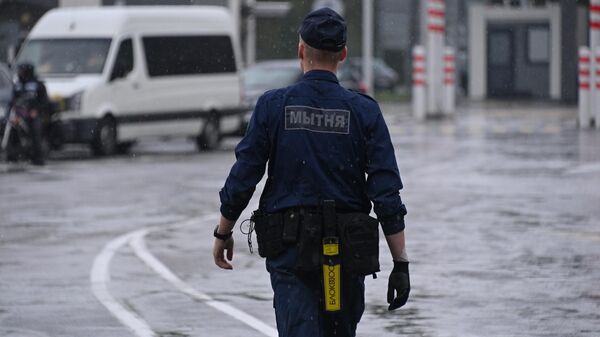 Белорусский таможенник - Sputnik Беларусь