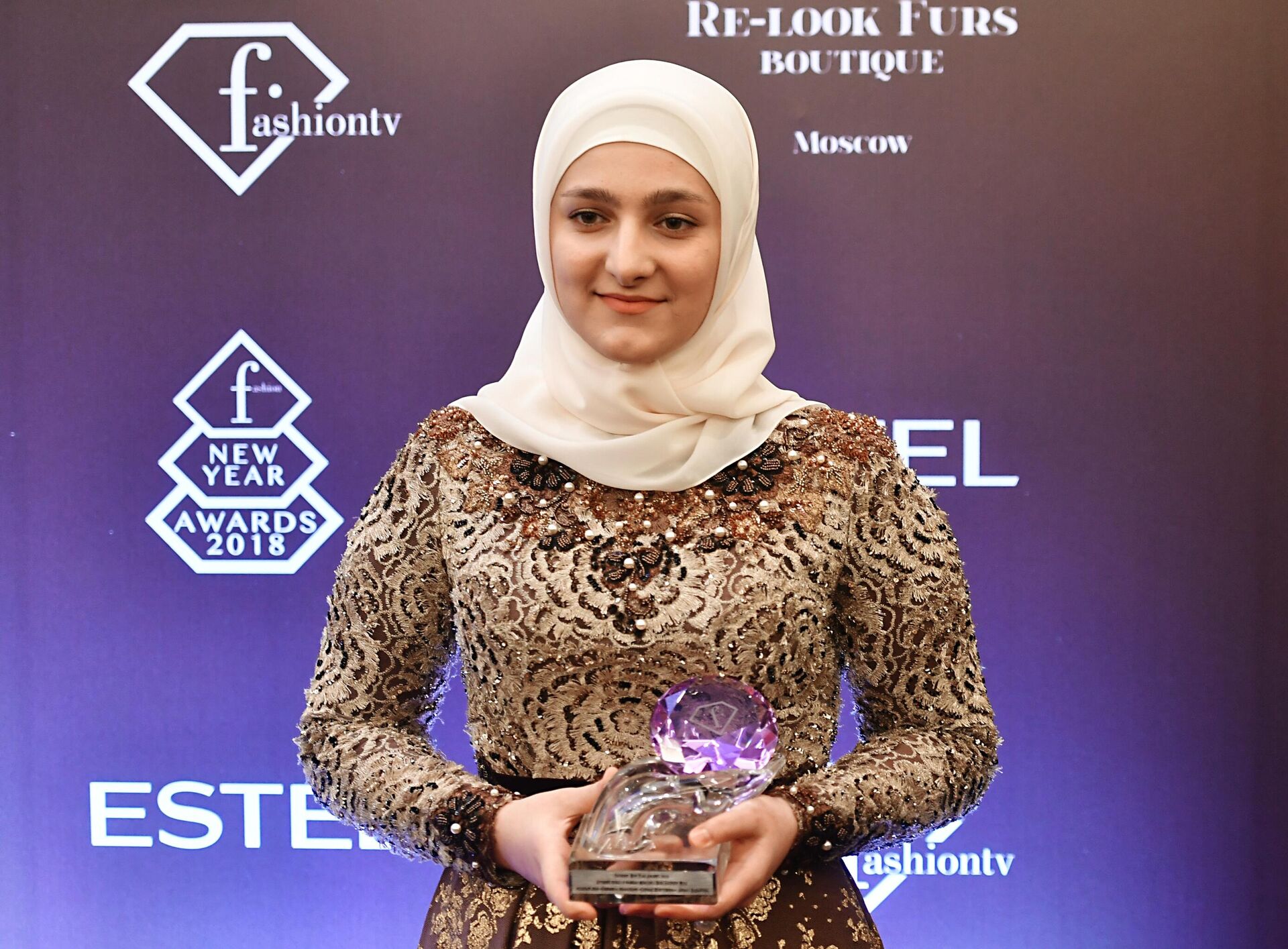 Айшат Кадырова на церемонии вручения наград Fashion New Year Awards 2018 году - Sputnik Беларусь, 1920, 13.09.2025