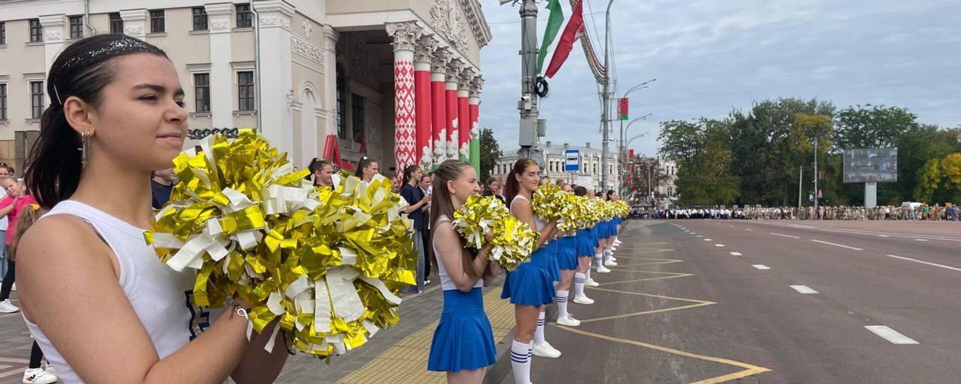 Духі для мэра і дэфіле пагранічнікаў: Дзень горада праходзіць у Гомелі – відэа - Sputnik Беларусь, 1920, 13.09.2025